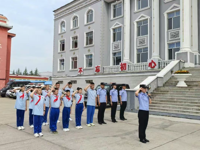 警校联动筑屏障，法治护航伴成长——大兴安岭公安机关全力守护中国最北校园安全 